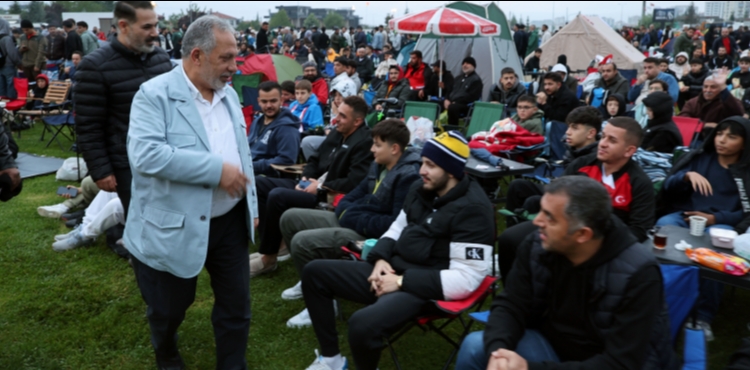 M�LL� HEYECAN TALAS'TA Y�REKLER� ISITTI 