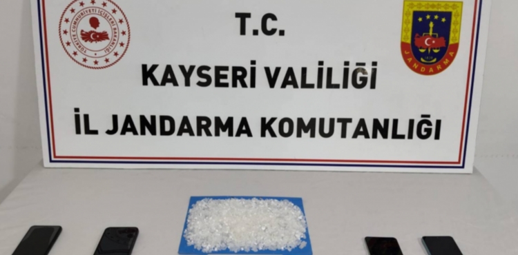 Kayseri�de uyu�turucu operasyonu: 4 g�zalt�