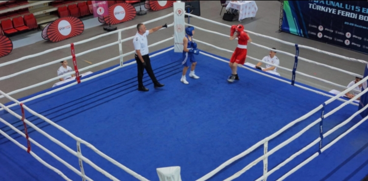U-15 T�rkiye Ferdi Boks �ampiyonas� Kayseri�de Ba�lad�