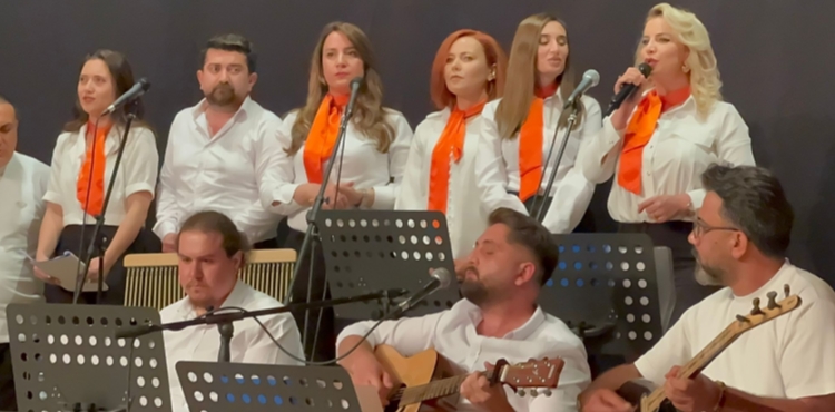 RESEN R�T�M TOPLULU�U�NDAN TALASEM� VE L�SEM� HASTALARINA MORAL KONSER�
