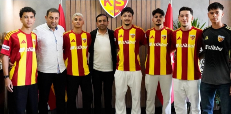 Kayserispor, 6 altyap� oyuncusuyla profesyonel s�zle�me imzalad�