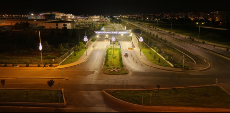 B�Y�K�EH�R�DEN KAYSER� HAVAL�MANI YOLUNDA AYDINLATMA S�STEMLER�NE ESTET�K DOKUNU�