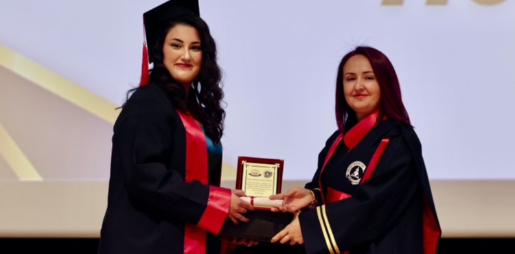 ER� Sa�l�k Hizmetleri Meslek Y�ksekokulu,  Yeni Mezunlar�n� Verdi