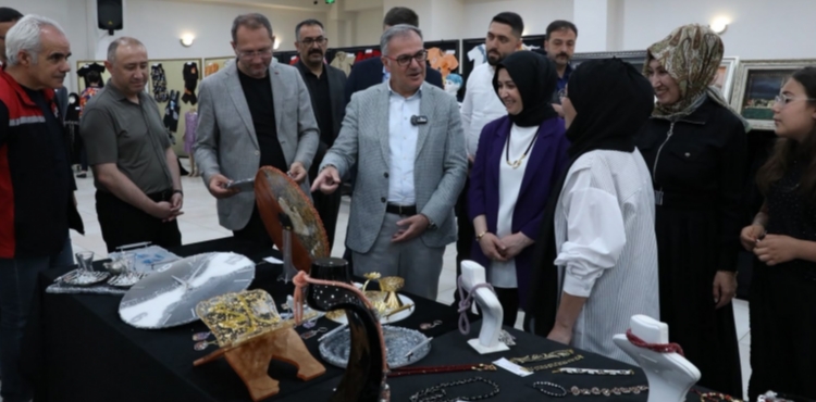 BA�KAN �ZDO�AN'DAN KAYMEK KURS�YERLER�NE TAM NOT