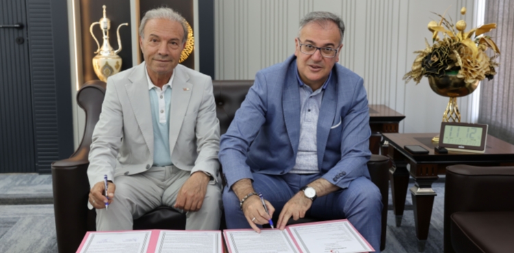 HACILAR�DA ESK� KIYAFETLER UMUDA D�N��ECEK KIZILAY �LE ANLAMLI �� B�RL���