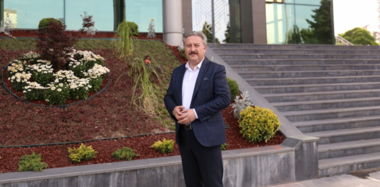 BA�KAN PALANCIO�LU YILDIRIM BEYAZIT�TA YEN� ORTAOKUL ���N BUTONA BASTI