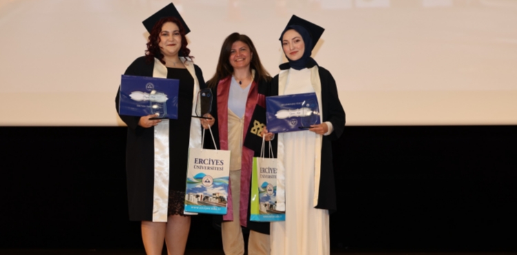 ER� Mimarl�k Fak�ltesi�nde Mezuniyet Sevinci