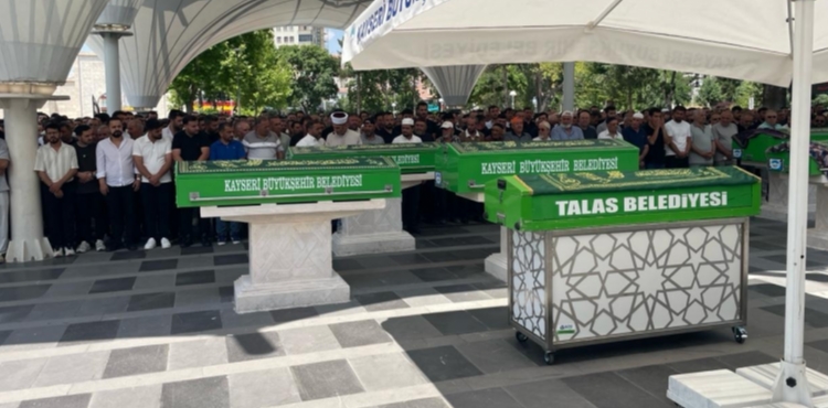 Aksaray'daki kazada ya�am�n� yitiren ayn� aileden 3 ki�i Kayseri'de topra�a verildi