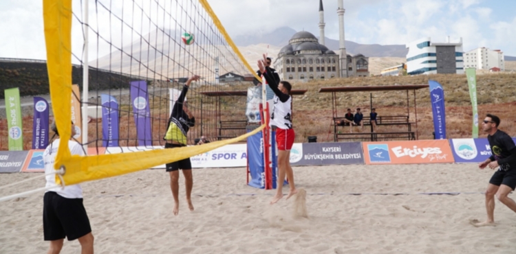 ERC�YES, VOLEYBOL TUTKUNLARINI BULU�TURACAK