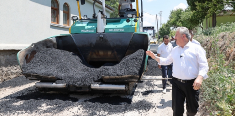 SARIMSAKLI MAHALLESİ'NDE HİZMET RÜZGARLARI ESİYOR