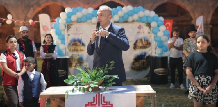 KADİM VAKIF GELENEĞİ TARİHİ KERVANSARAYDA YAŞATILDI