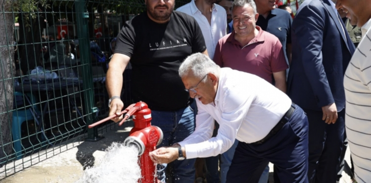 B�Y�K�EH�R��N SU SORUNUNU ��ZD��� OBRUK�TAN BA�KAN B�Y�KKILIǒA TE�EKK�R: �SU G�B� AZ�Z OL�