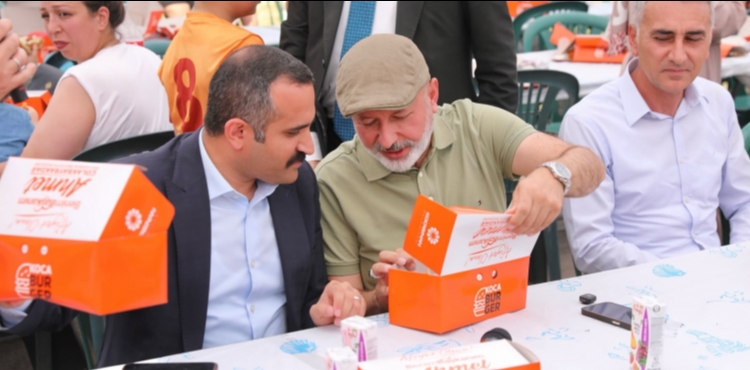 BA�KAN �OLAKBAYRAKDAR, ERVA SPOR KUL�PLER�NDEK� ��RENC�LER VE A�LELER�YLE BULU�TU
