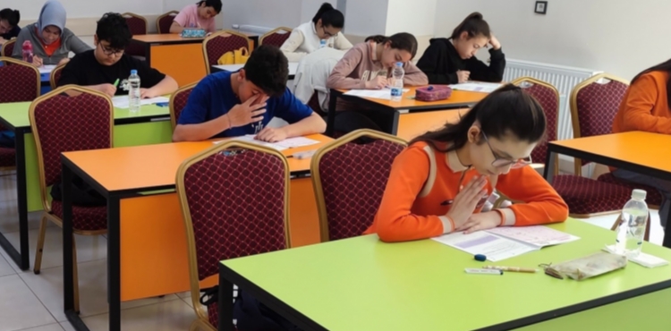 GEN� KAYMEK�TEN 2026 LGS VE YKS BA�ARISI: B�Y�K�EH�R��N E��T�M YATIRIMLARI MEYVES�N� VERD�