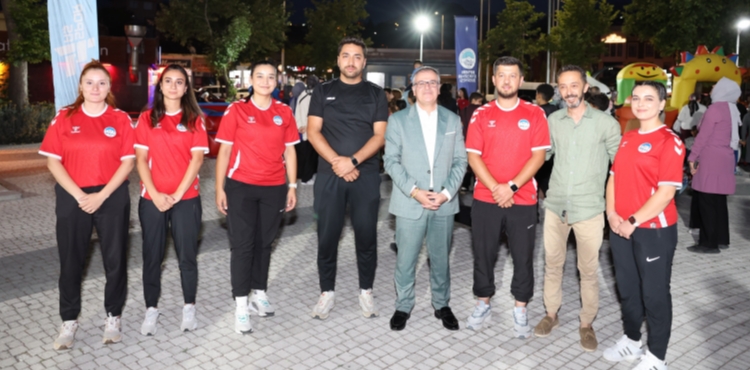 BA�KAN �ZDO�AN: 