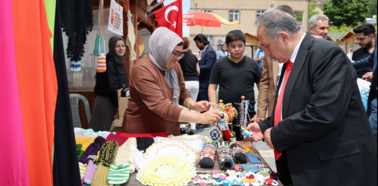BU PAZAR TALAS'TA MAHARETL� ELLER VAR