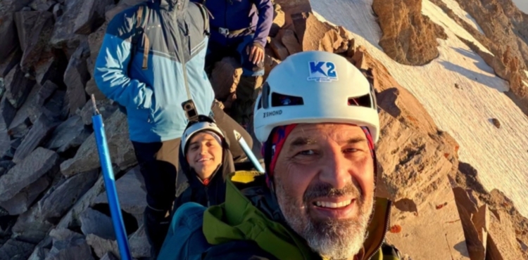 A��k Seyrani an�s�na d�zenlenen Erciyes zirve t�rman��� ba�ar�yla tamamland�