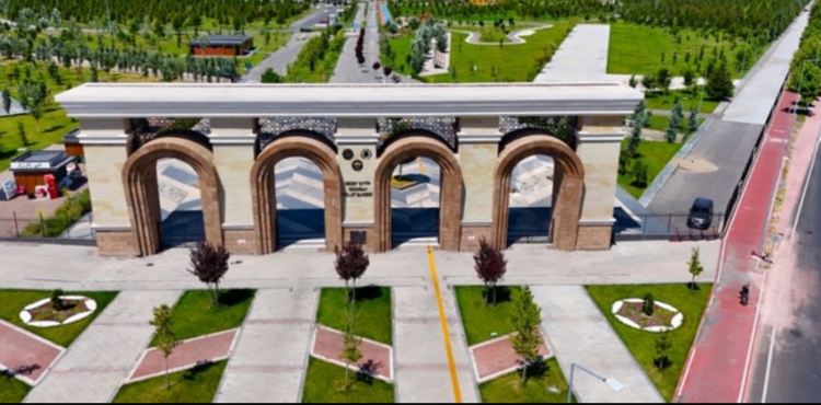 Recep Tayyip Erdo�an Millet Bah�esi�nde otopark kapasitesi 4 bin 280�e ��kar�ld�