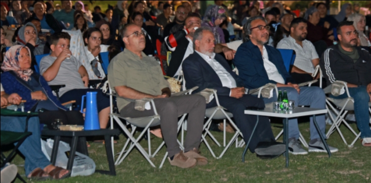 TALAS�TA YILDIZLARIN ALTINDA �EREN� �ZLEND�
