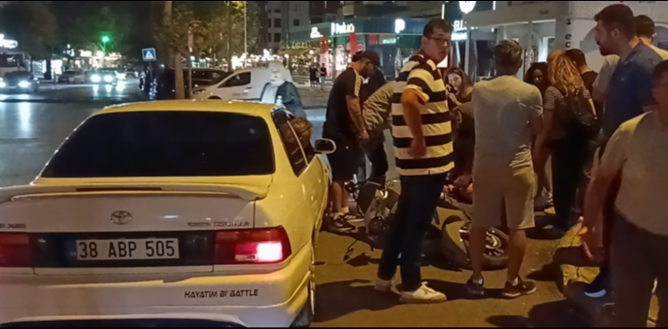 Otomobil ile motosiklet �arp��t�: 1 yaral�