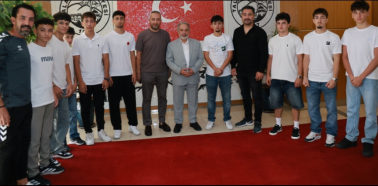 TALAS SPORCU FABR�KASI�NDAN KAYSER�SPOR�A 9 FUTBOLCU DAHA