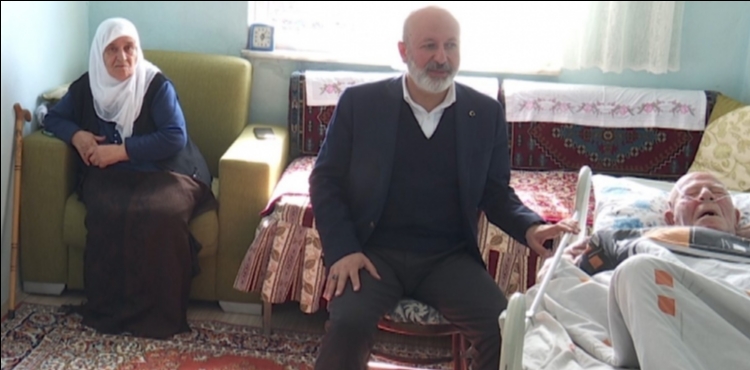 KOCAS�NAN, �EVDE BAKIM� H�ZMET�YLE HEM Y�ZLER� G�LD�R�YOR HEM ��FA DA�ITIYOR