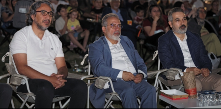 TALAS�TA A�IK HAVA S�NEMASINDA �ASIRLIK GECE� HEYECANI