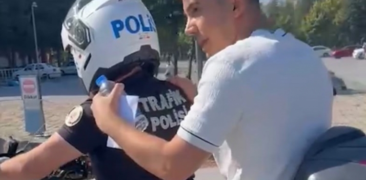 Kayseri polisi, KPSS s�nav�na ge� kalan adaylar� okullar�na yeti�tirdi