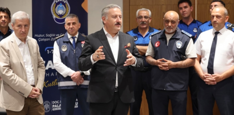 BA�KAN PALANCIO�LU ZABITA HAFTASI�NA �ZEL PROGRAMA S�RPR�ZLE KATILDI