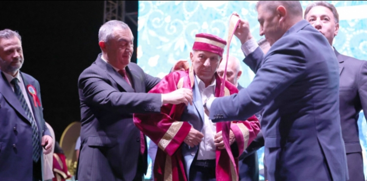 KAYSO�NUN YILIN AH�S� MUSTAFA SUAT K�YL�O�LU KAFTAN G�YD�