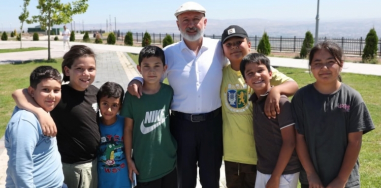 KOCASİNAN’DA ERKİLET MİLLET BAHÇESİ’NE YENİ KAFESİNAN DOKUNUŞU