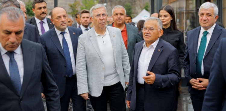 BA�KAN B�Y�KKILI�, KAYSERݒN�N TAR�H� VE K�LT�REL M�RASINI TAR�H� KENTLER B�RL��� HEYET�NE TANITTI