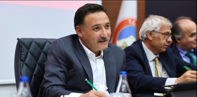 Vali �i�ek: �al��malar�m�z� vatanda� odakl� bir anlay��la s�rd�rece�iz