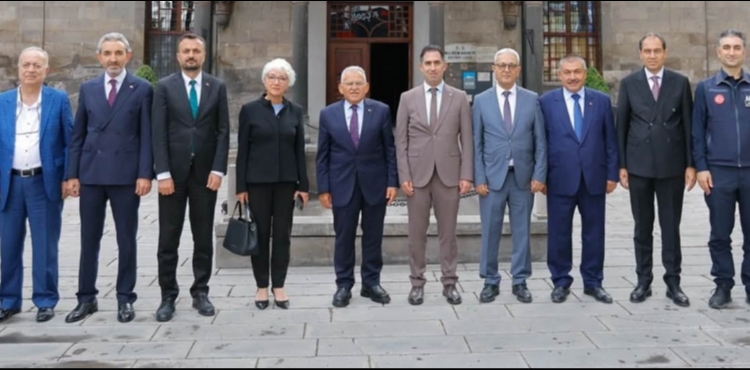 BA�KAN B�Y�KKILI�, KAYSER� KENT KONSEYݒN�N YEN� Y�NET�M�N� A�IRLADI