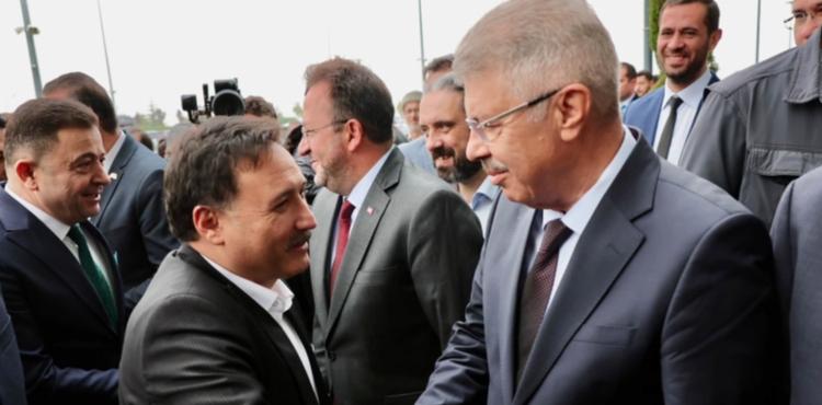 H�SEY�N AKAY, 5. ANAMOB ANADOLU MOB�LYA FUARI�NIN A�ILI�INA KATILDI