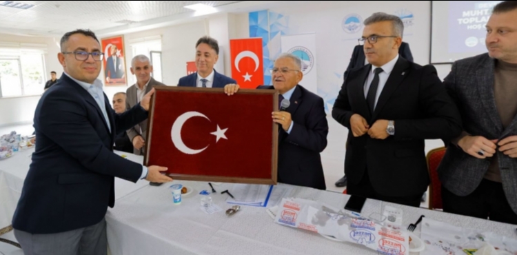 BA�KAN B�Y�KKILI�, DEVELݒDE MUHTARLARIN TALEPLER�N� D�NLED�