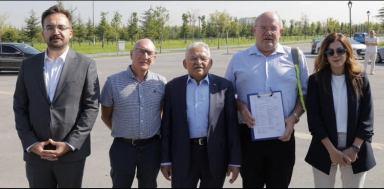 RECEP TAYY�P ERDO�AN M�LLET BAH�ESݒNE YE��L BAYRAK �D�L�