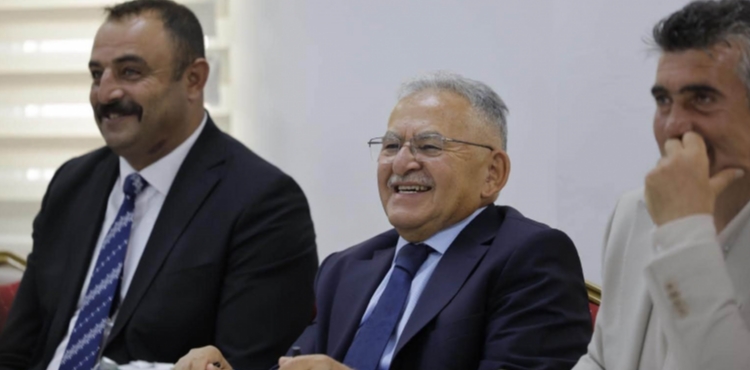 Ba�kan B�y�kk�l��, Sar�o�lan�da mahalle muhtarlar� ile bulu�tu