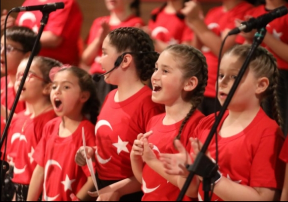 BYK BAYRAM, OCUKLARIN KONSERYLE COKUYLA KUTLANDI