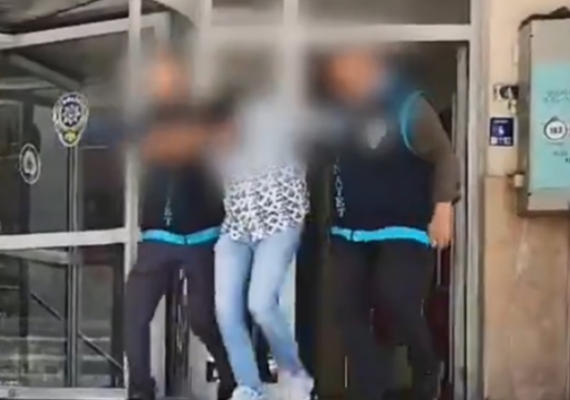 Kznn erkek arkadan ldren baba: Silah bir anda patlad