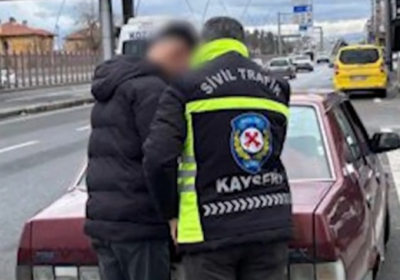 Kayseri�de trafik kurallar�na uymayan 3 s�r�c�ye ceza