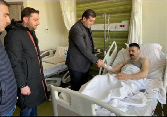 MHP'li Ersoy'dan operasyonda yaralanan �zel harekat polisine ziyaret