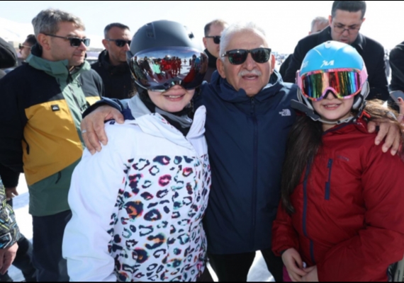 ERC�YES�TE Z�YARET�� SAYISI 3 M�LYONU A�TI