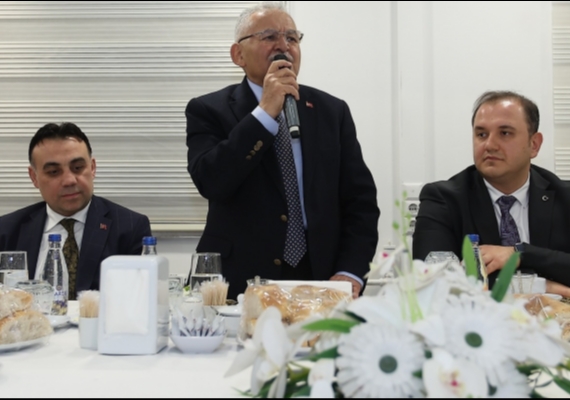 BA�KAN B�Y�KKILI�, KCETA� VE T�GVA�NIN �FTAR PROGRAMLARINA KATILDI