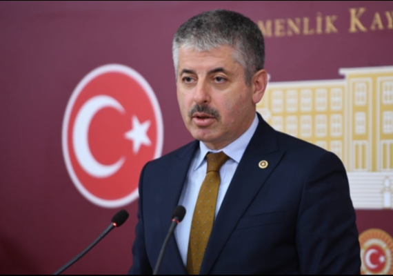 AK Parti�li �opuro�lu: Milletin de�erleriyle kavga eden anlay���n kar��l��� yok