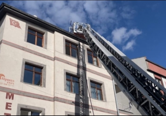 Kayseri'de apartman�n bacas�nda yang�n