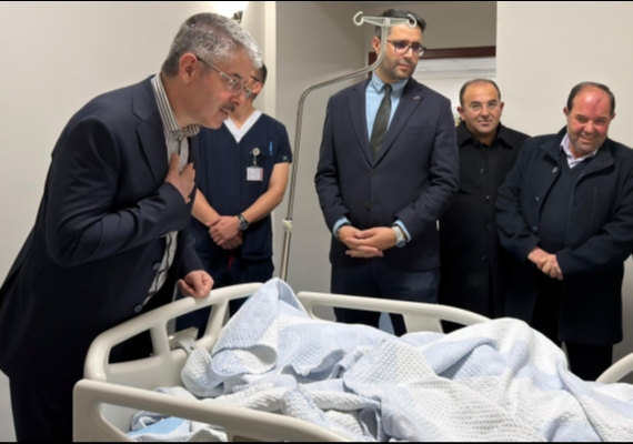 AK Parti�li �opuro�lu�ndan hastane ziyareti