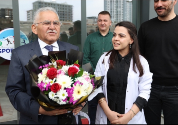 BA�KAN B�Y�KKILIǒTAN G�N BOYU YO�UN PROGRAM