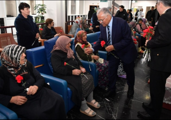 BA�KAN B�Y�KKILI�, �BAYRAMLA�MA� PROGRAMLARINDA KONU�TU: �KENETLENME ZAMANI�