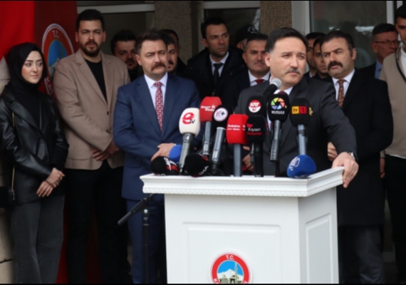 Vali G�kmen �i�ek: Ramazan Bayram��nda yine birlik ve beraberlik i�erisindeyiz